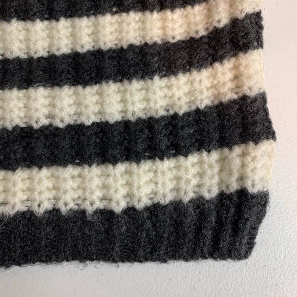 Last One. TOPSHOP Oversized Crop Style Sweater NWT - Picture 6 of 10